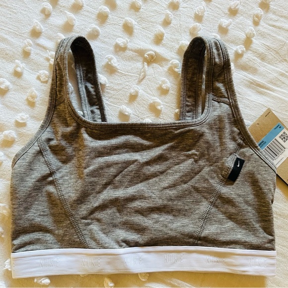Nike Dri-Fit Swoosh Soft Tee Women’s Sports Bra Active Wear - Picture 7 of 8